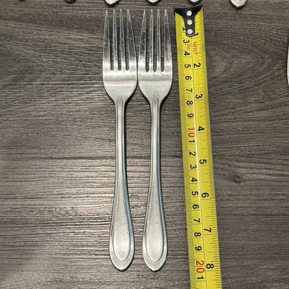 Oneida ASTAIR Stainless Glossy Flatware 17 Piece Mixed Lot Forks Spoons Knives